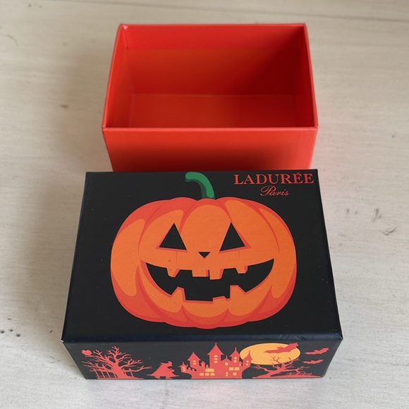 LADURÉE HALLOWEEN BOX - Picture 8 of 11